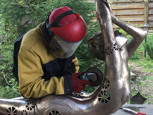 middle-Sculpture-welding